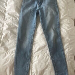 Levi's Light Wash Skinny Jeans